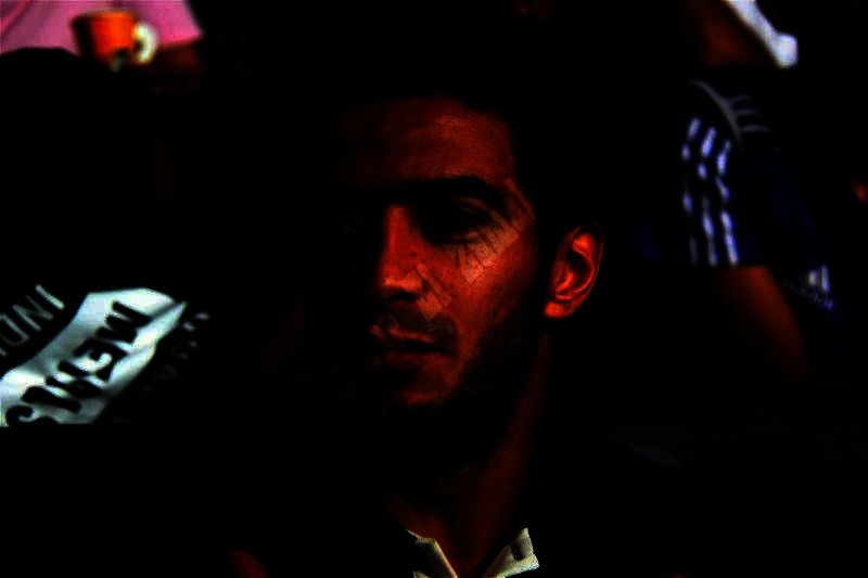 عمر جابر في مدرجات بتروسبورت لمؤازرة الزمالك (تصوير: سارة عبدالباقي)