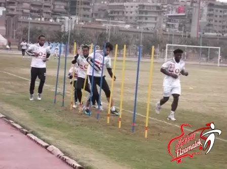 اخبار الزمالك - محدث بالصور: الاصرار والجدية ابرز ملامح تدريب الزمالك اليوم ..وتنافس بين اللاعبين على المشاركة في مباراة الاسماعيلي