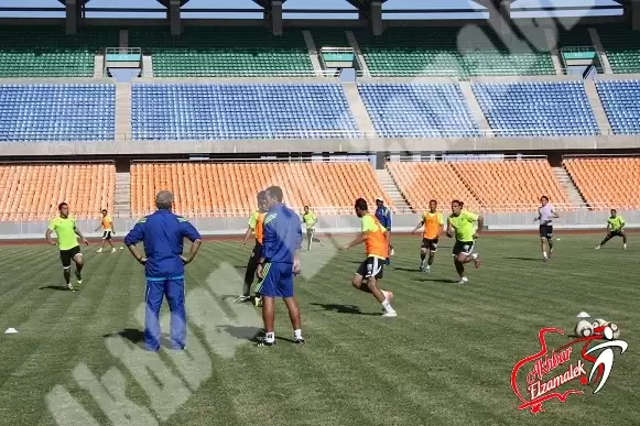 اخبار الزمالك - خاص .. شحاتة يكلف المطراوي وفريد بمراقبة اللاعبين بغرفهم ومنعهم من السهر