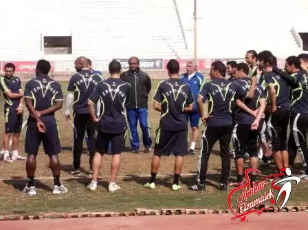 اخبار الزمالك - خاص .. المعلم يمنح لاعبي الزمالك راحة الجمعة قبل السفر للإمارات