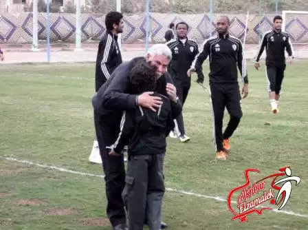 اخبار الزمالك - شاهد بالصور الحصرية .. حفيد المعلم يخطف الأضواء قبل مباراة الزمالك وطنطا 