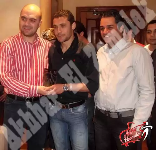 اخبار الزمالك - شاهد بالصور الحصرية .. تكريم الصقر بلقب عميد لاعبى العالم فى "بلانكو إف إم