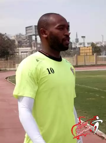 اخبار الزمالك - فيديو .. شلبى يسخر من شيكابالا على الهواء بسبب الـ "كربنك"!!