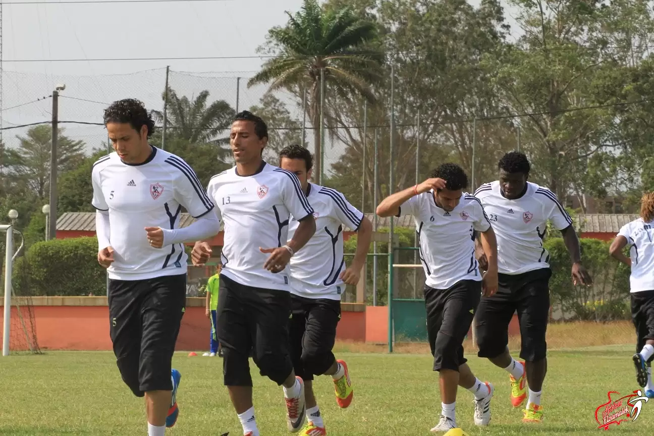 اخبار الزمالك - المقاولون العرب تتولى تجهيز أعلام الزمالك وتوزيعها على الجماهير