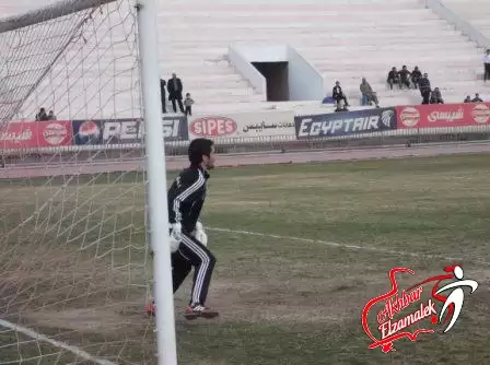 اخبار الزمالك - شاهد بالفيديو .. احمد حسن حارس الزمالك الجديد يرتدى قفاز الإبداع!