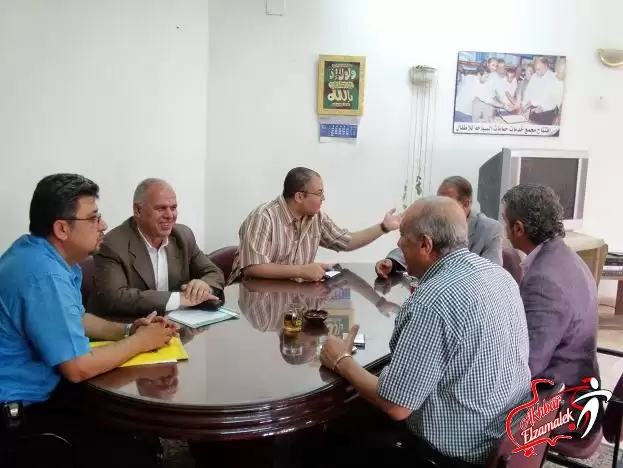 شاهد بالصور الحصرية .. الزياتى يجتمع مع مسئولى الزمالك لانهاء أزمة الصحفيين 