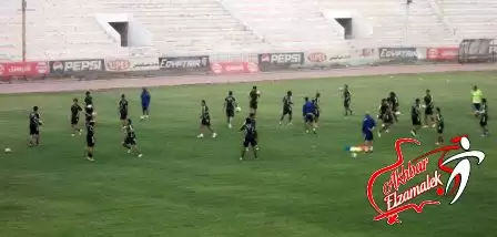 اخبار الزمالك - المعلم يجري تقسيمة بين لاعبي الزمالك بدون حارسي المرمى