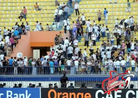 اخبار الزمالك - خاص بالصورة .. جماهير الزمالك تهتف لشهداء الاهلي من مدرجات الحربية