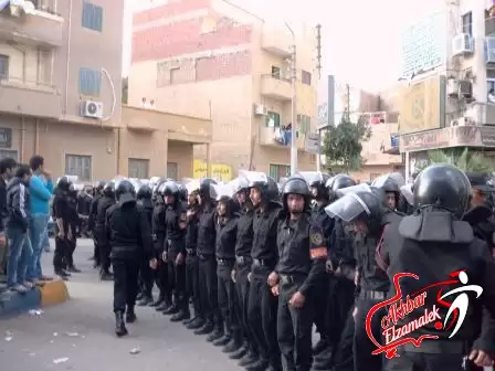 اخبار الزمالك - خاص .. سيارات الأمن المركزي تحيط سور نادي الزمالك بسبب الجمعية العمومية