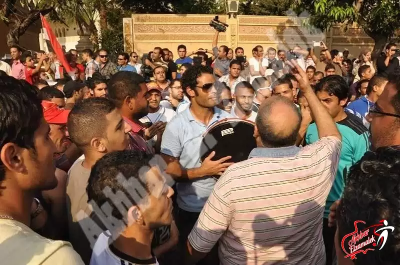 شاهد بالفيديو والصور .. عبد المنصف يقود مسيرة الرياضيين بالطبلة!!