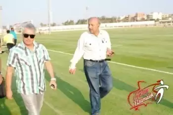 اخبار الزمالك - الخلافات تشتعل فى الزمالك بين «يونس» وجهاز الكرة ـ «طولان» يتصدى لتدخلات وتصريحات عضو المجلس .. ويرفض تخفيض عقده ويلوح بالاستقالة ـ اللاعبون ممنوعون من الحديث  .. والإدارة تستعين بالمدرب لحل الأزمة