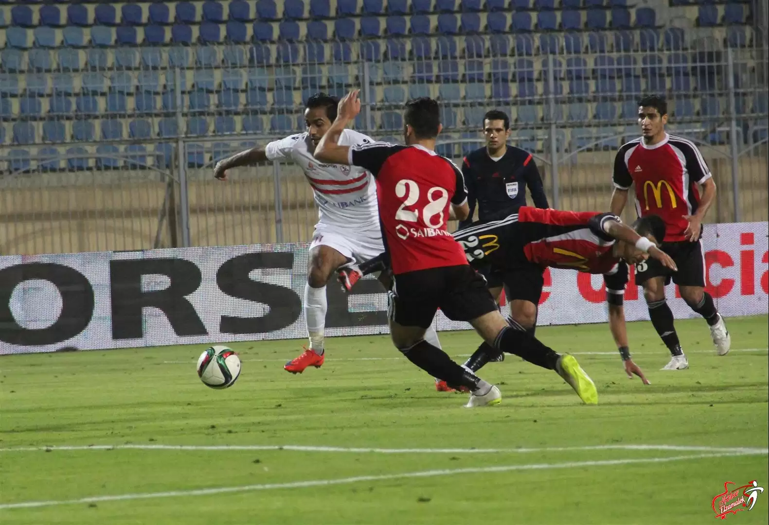 اخبار الزمالك - الزمالك ينسحب من الدورى .. والمسابقات تغرم الأبيض ـ تأجيل عودة الجماهير إلى الملاعب لأجل غير مسمى