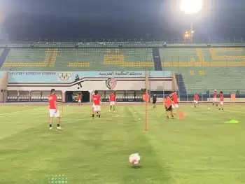 اخبار الزمالك - بالصورة ..وردة  يستفز الجماهير  بإشارة خاصة  فى تدريب المنتخب الوطني 