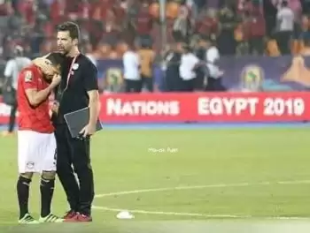 اخبار الزمالك - بالصورة ..طارق حامد يقلب تويتر بتغريدة عن خروج المنتخب الوطني وصورة تدمى القلوب 