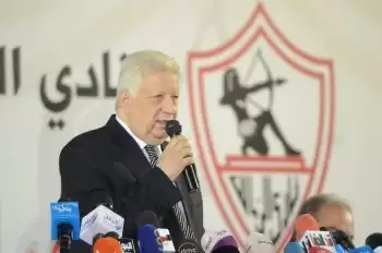 اخبار الزمالك - مرتضى منصور في جلسته مع لاعبى الزمالك : هدية خيالية ورسالة خاصة لمحمد إبراهيم وكهربا"