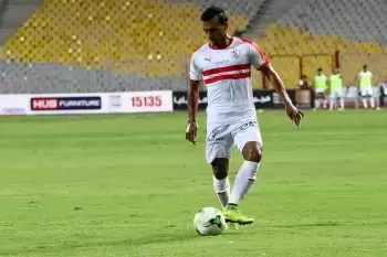 اخبار الزمالك - بالصورة ..عبد الشافي يقلب صفحات الزمالك على الفيس بوك فى لقطة الاسبوع 