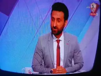 اخبار الزمالك - طارق يحيي يٌفاجىء أحمد سمير على الهواء بنبأ سار