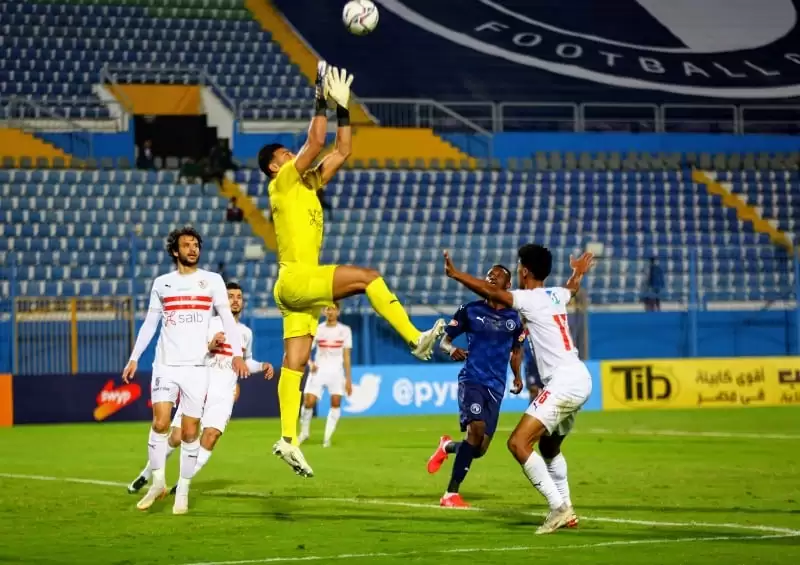 اخبار الزمالك - بالصور ..شبيه جمعة وتبني شيكا ولقطة الشيخ .. 11 مشهد مثير في كواليس مباراة الزمالك وبيراميدز