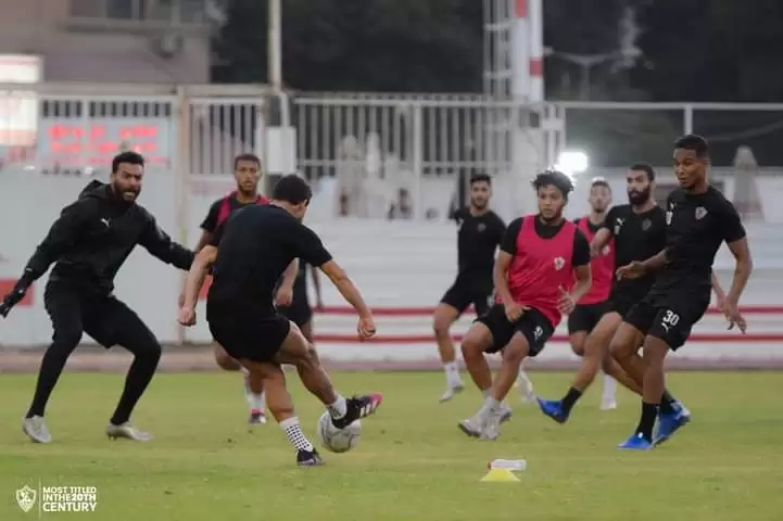 اخبار الزمالك - نكشف هدية كارتيرون  للاجانب في الزمالك..