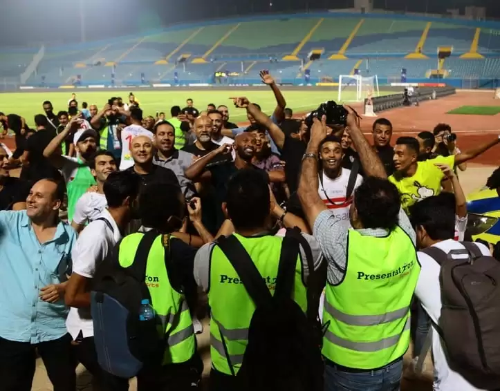 اخبار الزمالك - عمرو أديب والحسيني يشعلان الأجواء .. اول رد فعل من زينة وراندا البحيري ومى كساب بعد فوز الزمالك بالدوري 