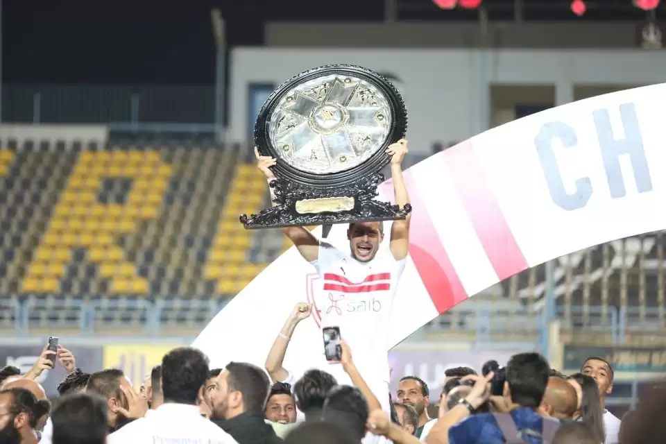 اخبار الزمالك - الزمالك يسلم اللاعبين مكافأة الفوز بالدوري .. تعرف عليها .. تفاصيل جلسة كارتيرون ولبيب