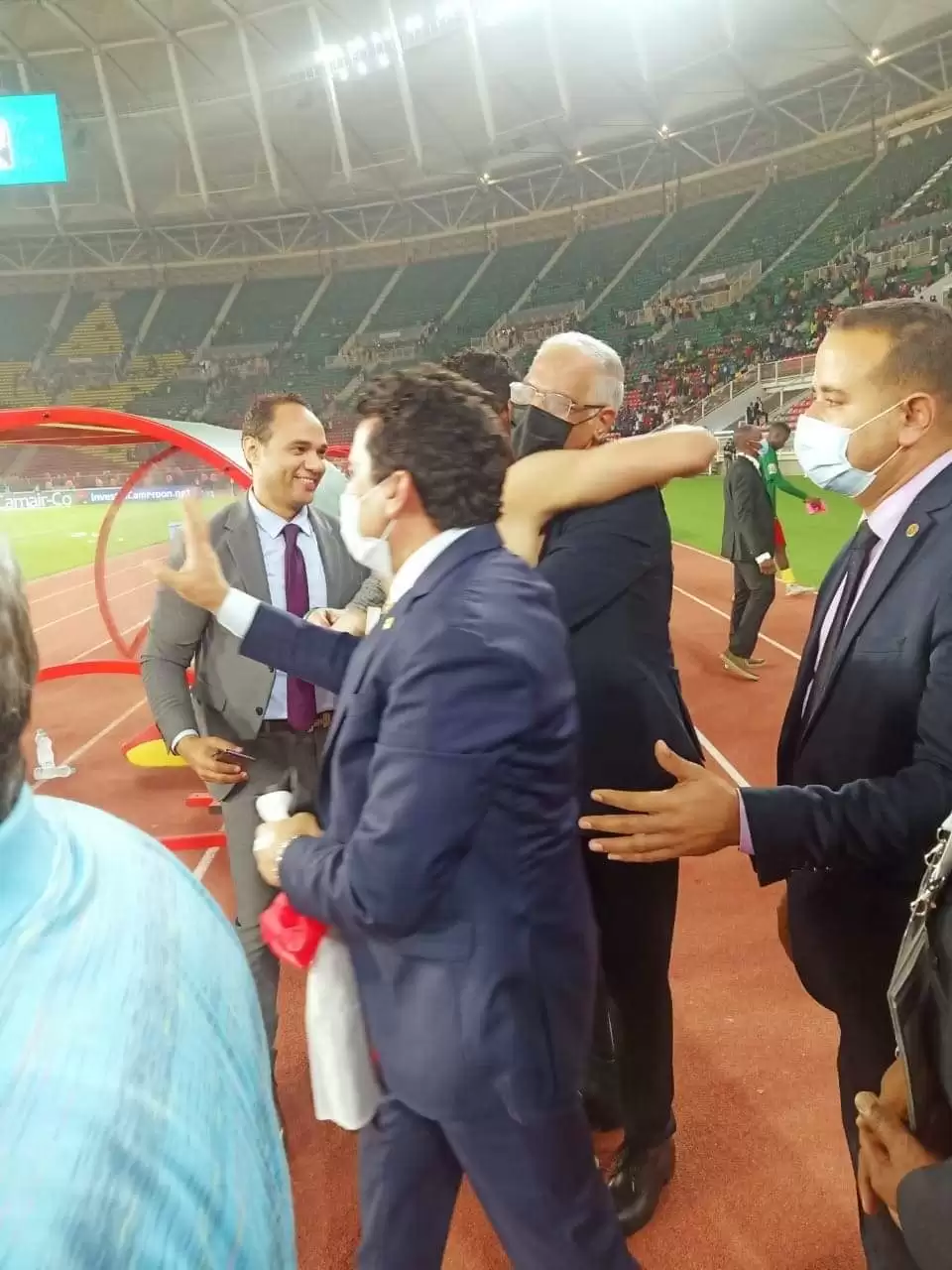 السيسي يهنأ منتخب مصر بالتأهل الى نهائي أمم أفريقيا بالكاميرون 
