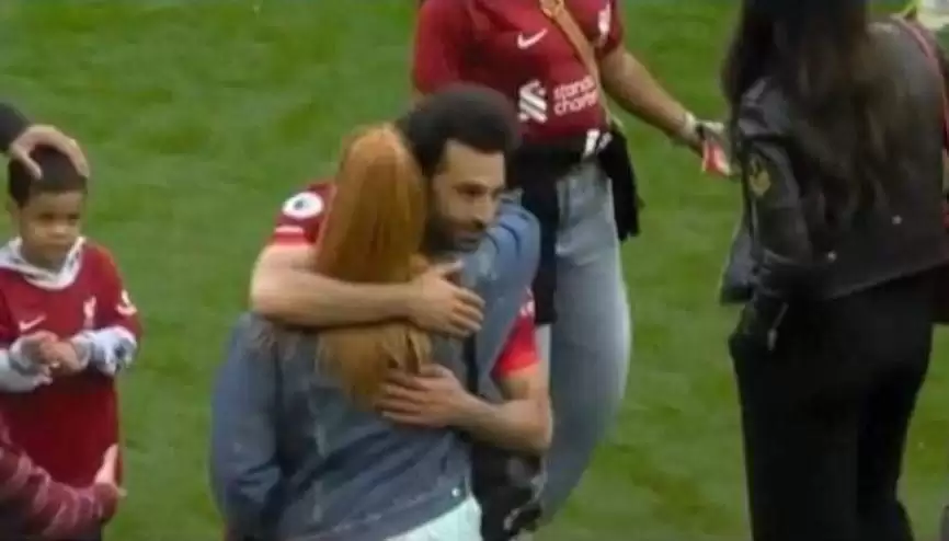 اخبار الزمالك - محمد صلاح يتفوق على كبار هدافين أوروبا ويثير الجدل بأحتضان سيدة شقراء..ليفربول يعلن أولي صفقاته..أزمة ملعب مباراة مصر وأثيوبيا تتجدد 