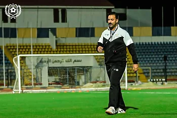 اخبار الزمالك - ميدو : لعيبة الزمالك لازم تعرف أنها لسة معملتش حاجة و عبد الغنى صفر وتغييرات فيريرا بوظت الدنيا وخايف من توابع الهزيمة .دويدار هنقع اكثر من كده أيه وفيريرا  "بيعك "  واللعيبة محتاجة طبيب نفسي