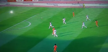 اخبار الزمالك - الزمالك يعود إلى اللقاء بهدف   ..تعرف على تفاصيل خناقة روقا مع مشجع الزمالك اربع تغييرات في الشوط الثاني 