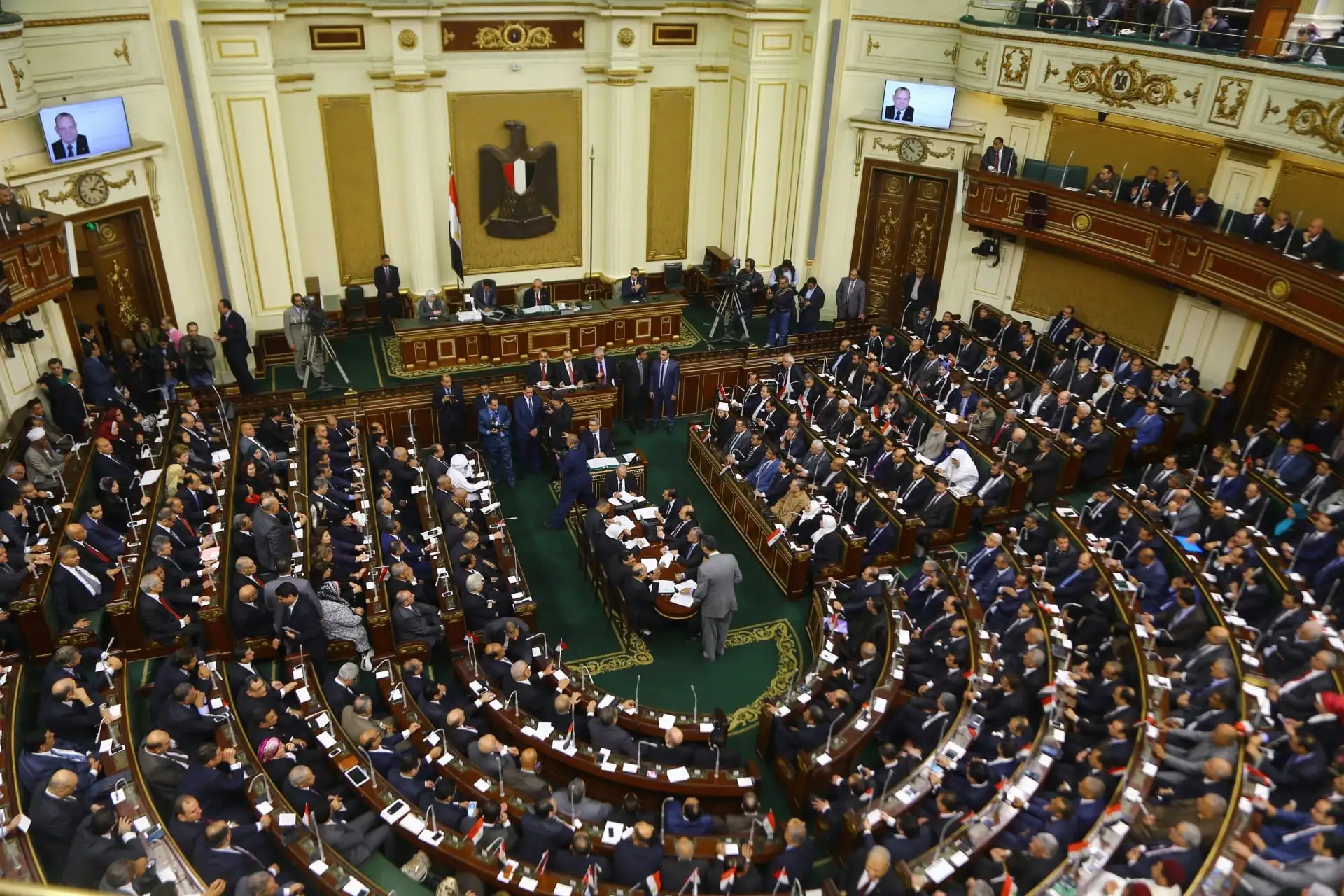 "البرلمان" يُفوض الرئيس السيسى لحماية الأراضى المصرية ودعم القضية الف