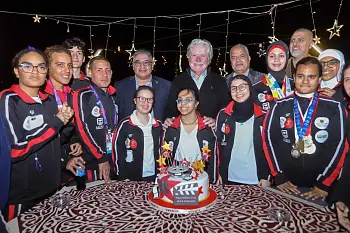 في افطار رمضاني لاعبو الأولمبياد الخاص احتفلوا بعيد ميلاد سفيرهم الدولي ال