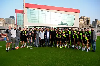 مجلس حسين لبيب يحتفل مع لاعبي الزمالك بالفوز على الأهلي في القمة 