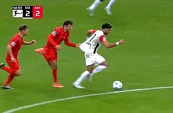 اخبار الزمالك - شاهد...مرموش يسجل ويصنع فى إنقاذ  آينتراخت فرانكفورت من السقوط القاتل امام بايرن ميونخ ..هاتريك ليفاندوفسكى يقود برشلونة لإستعادة ذاكرة الإنتصارات 